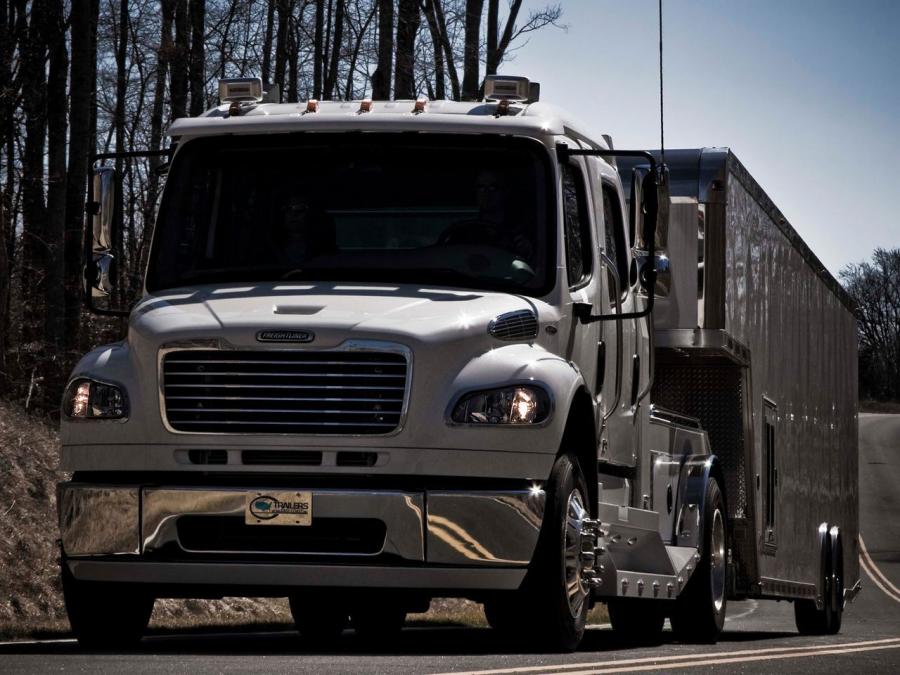  Freightliner Business Class M2 106 Crew Cab 2002 года  (фото 3 из 4)